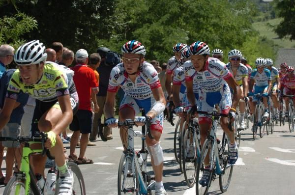 The Androni Giocattoli boys remain alert to any movement near the front.