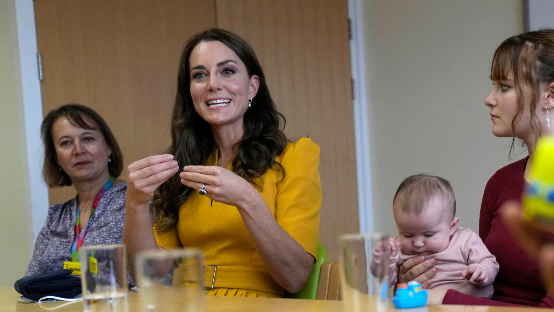 Kate Middleton wears a yellow dress to visit the Royal Surrey County Hospital&#039;s Maternity Unit on October 5, 2022