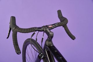 Handlebars of the Specialized Diverge Comp E5