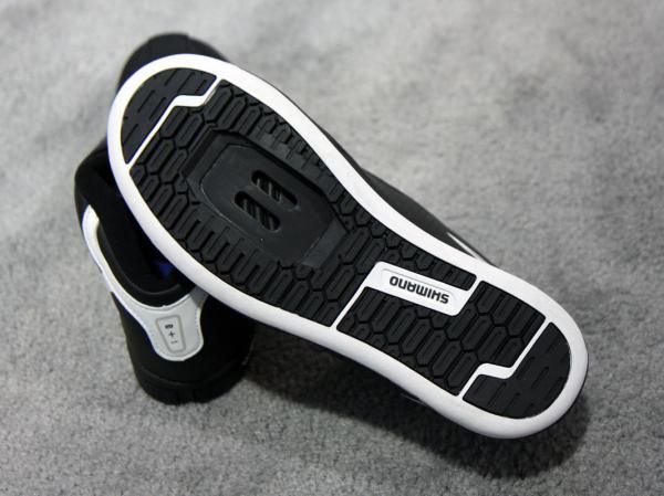 The Shimano SH-AM45 sole is designed to work with clipless or platform pedals.