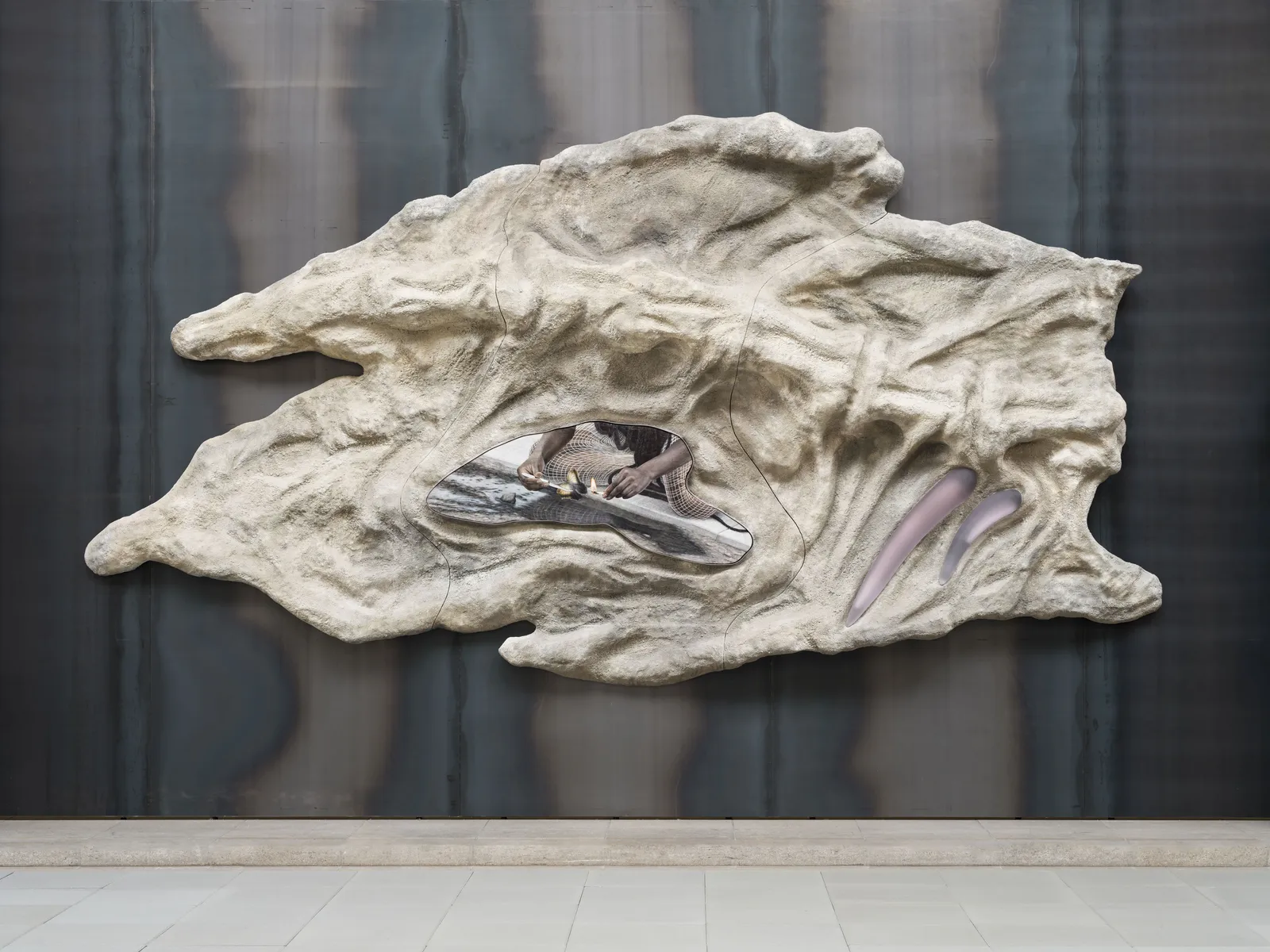 Klara-Hosnedlova-Untitled-from-the-series-embrace-2025