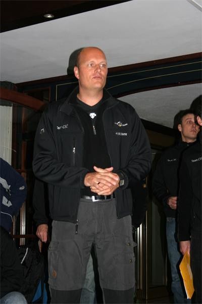 Riis talks to the troops