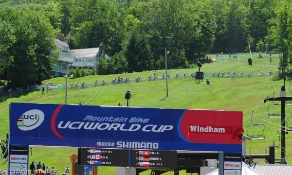 Elite women on the climb called
