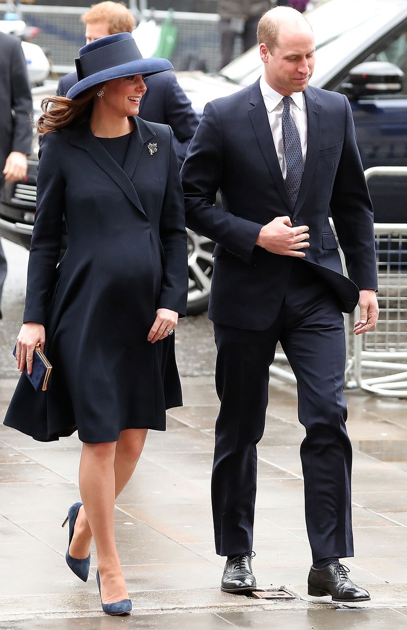 Clothing, Suit, Street fashion, Fashion, Formal wear, White-collar worker, Footwear, Bodyguard, Outerwear, Headgear,