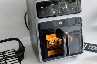 dreo air fryer in action