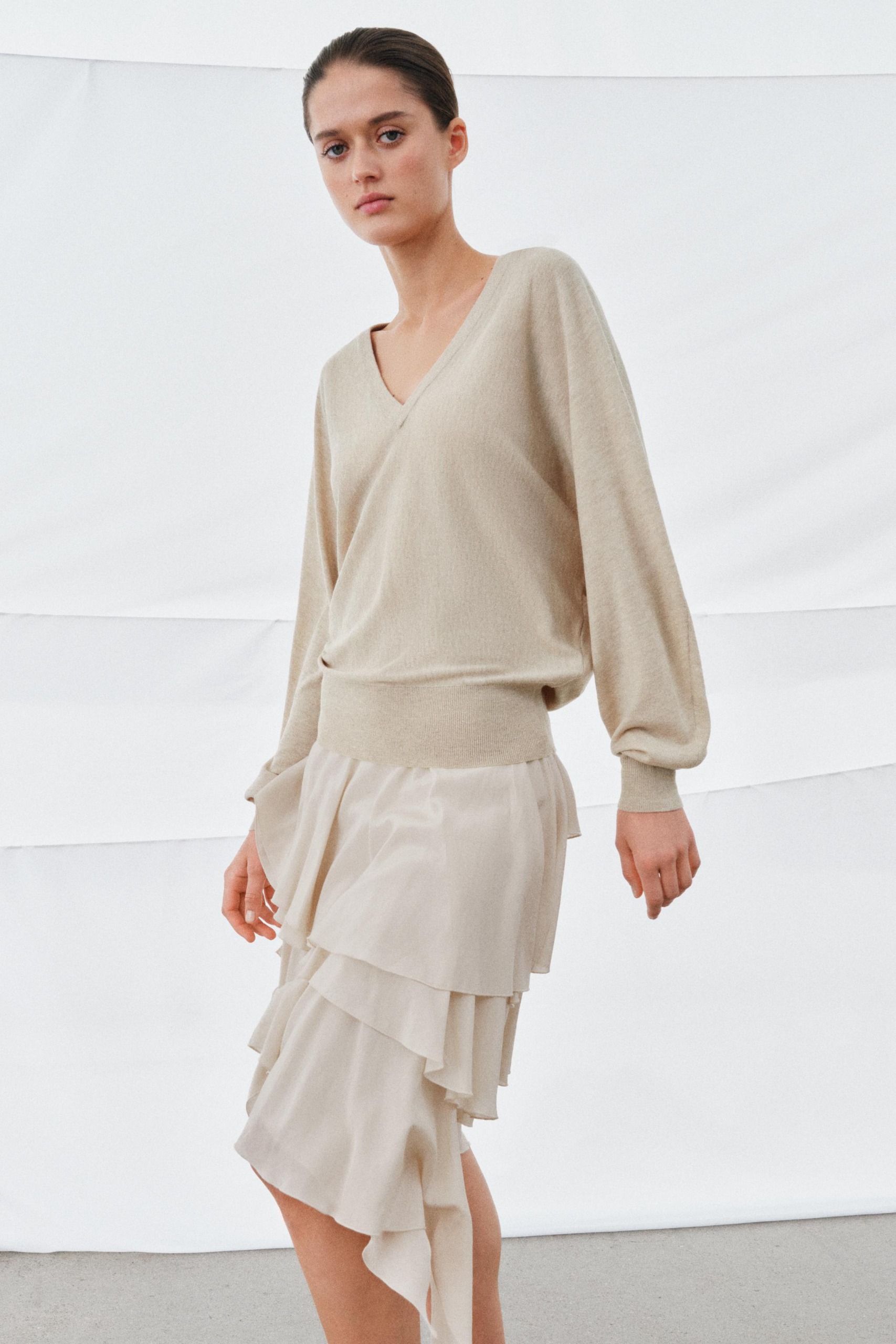 Wool V-Neck Sweater - Sand / Marl - S