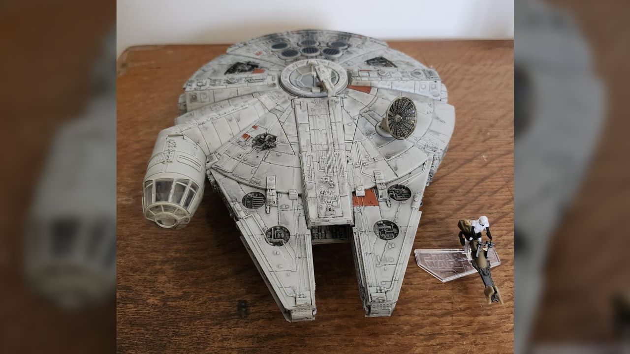 Star Wars Micro Galaxy Squadron range _Assault Class Millennium Falcon front view.