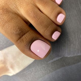 haTWKeHaCSz2GF5eeBFSAg-320-80 تم تعيين Pink Pedicure للسيطرة على صيف 2025