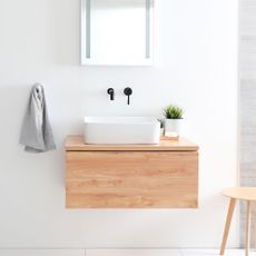 bathroom with washbasin
