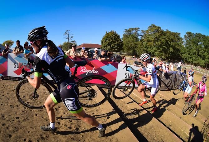 Gabby Durrin (Neon Velo) leading the race on lap two