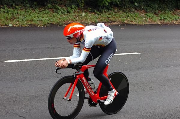 Things begin to break up at the front of the race.\