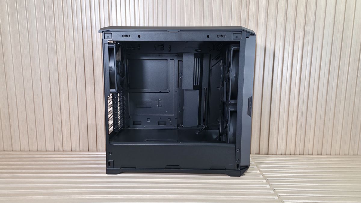 Cooler Master HAF II 500 - Interior images