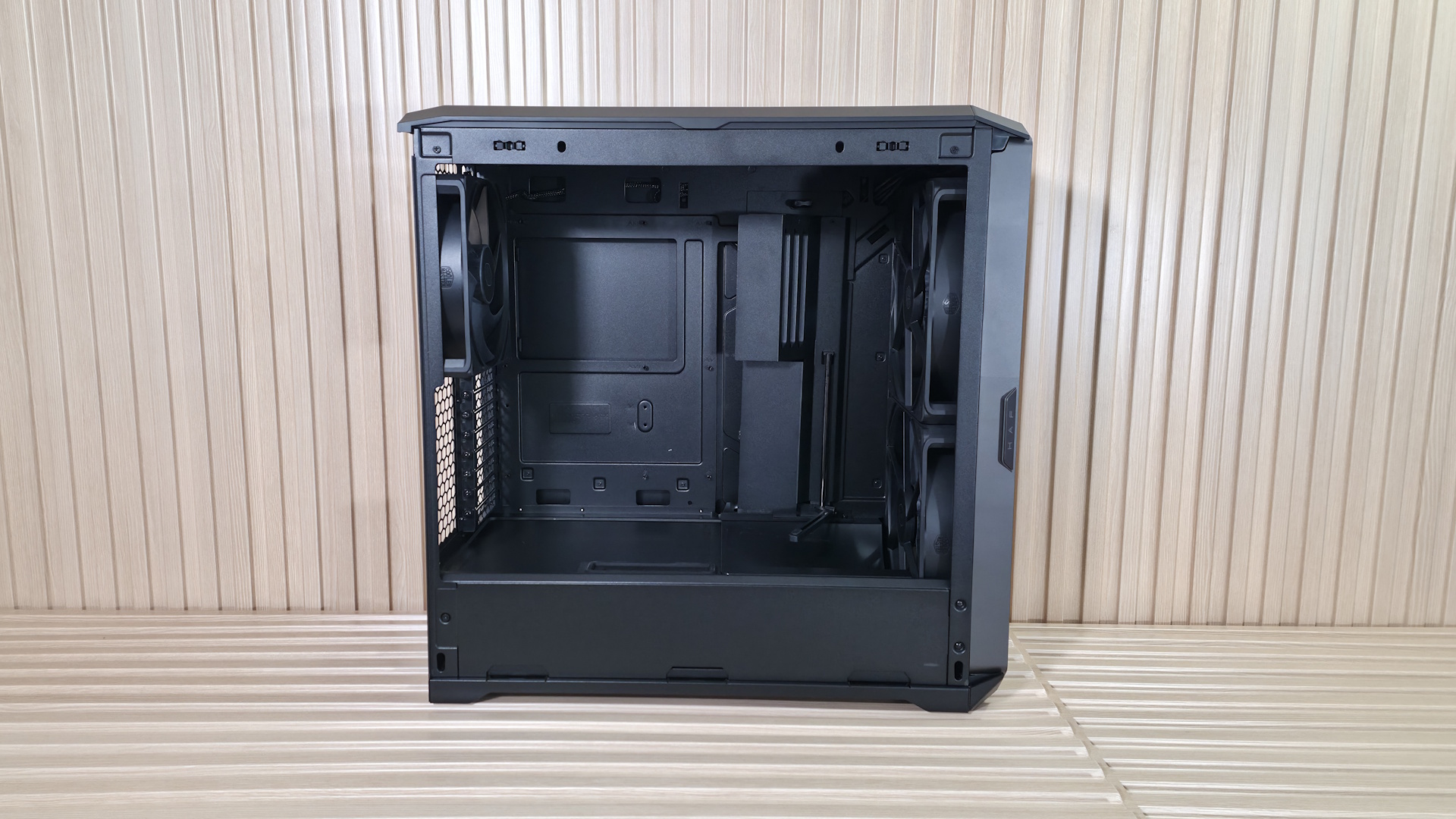 Cooler Master HAF II 500 - Interior images
