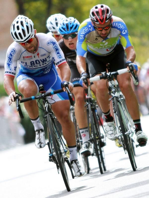 Final Lap: Eric Marcotte (Elbowz Racing) and Alexey Shmidt (Team Type 1/Sanofi/Devo) try to get ahead of the breakaway.
