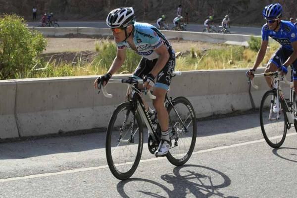 Levi Leipheimer (Omega Pharma-QuickStep) makes Contador suffer