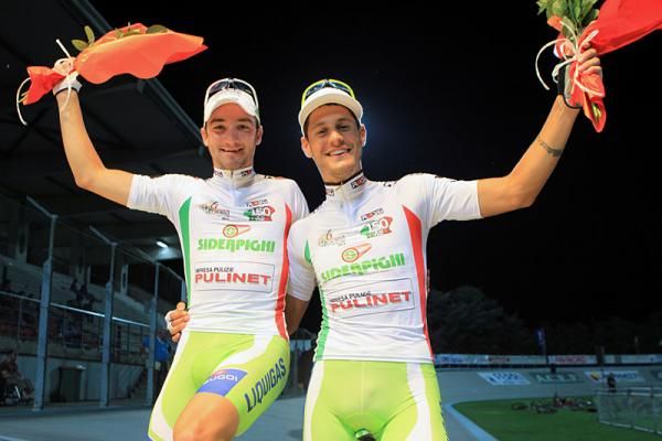 Overall leaders Elia Viviani and Jacopo Guarnieri.