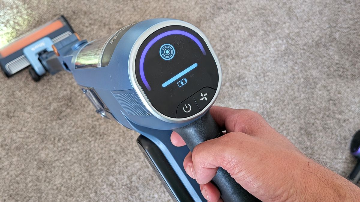 Speed display on Shark PowerDetect Speed vacuum cleaner