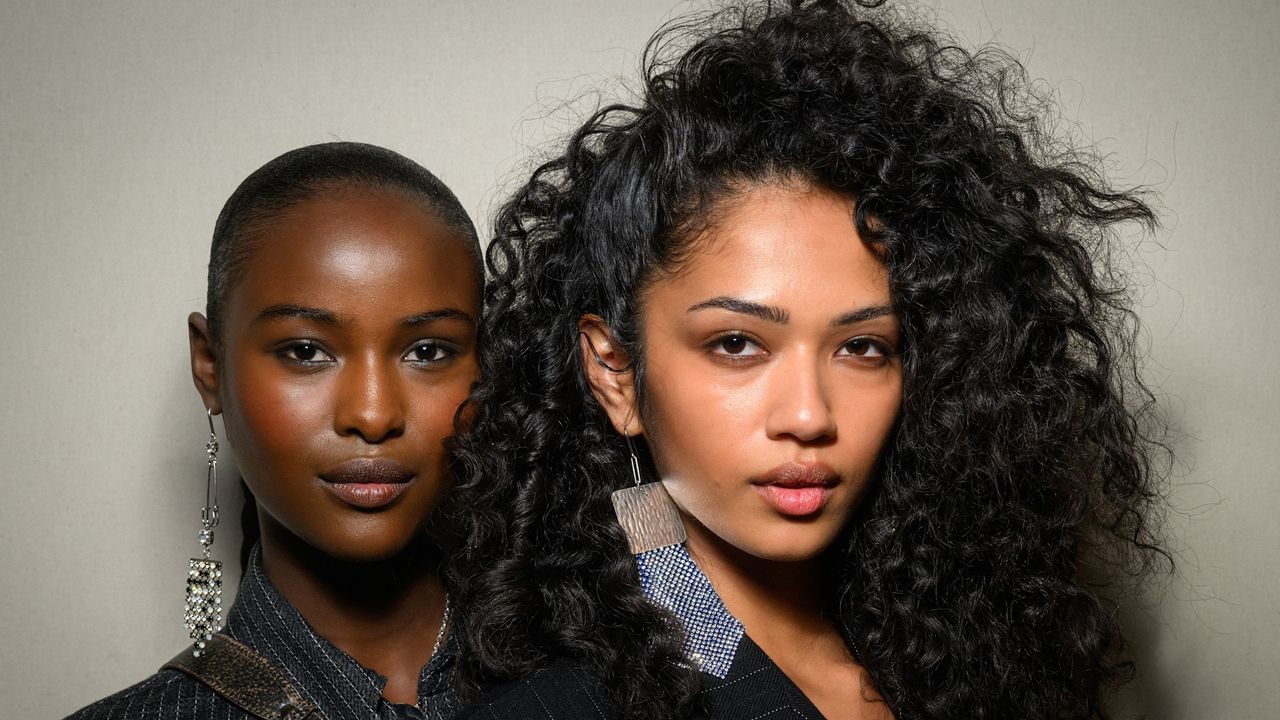 models with glowing skin from cleansing oils 