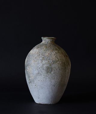 Tsubo jars, by Akiko Hirai
