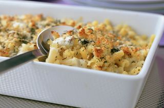 Vegetable macaroni cheese