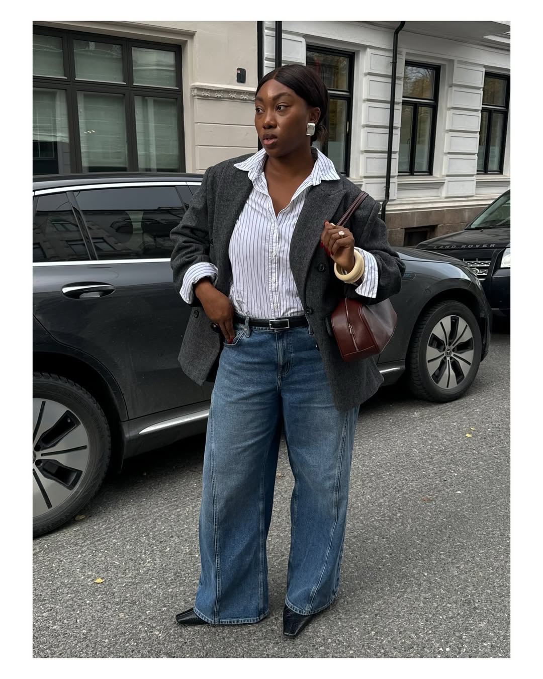 Nnenna Echem in baggy jeans.
