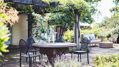 courtyard garden with furniture and plants