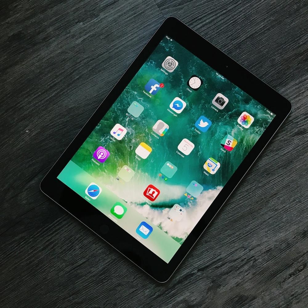 The latest 128GB 9.7-inch Apple iPad just dropped $100 in price at ...