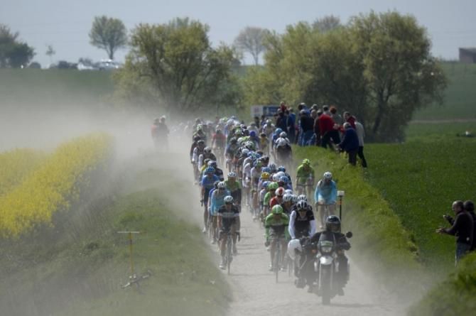 The peloton during Paris-Roubaix