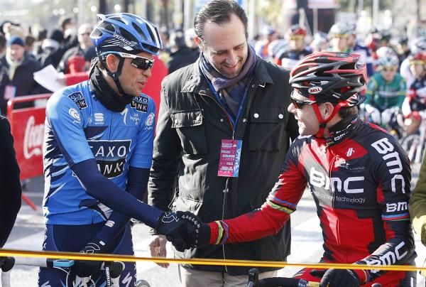 See you in July? Alberto Contador (Saxo Bank) and Cadel Evans (BMC) before the start of the Trofeo Palma.