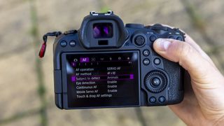 The Canon EOS R6 menu showing the autofocus options