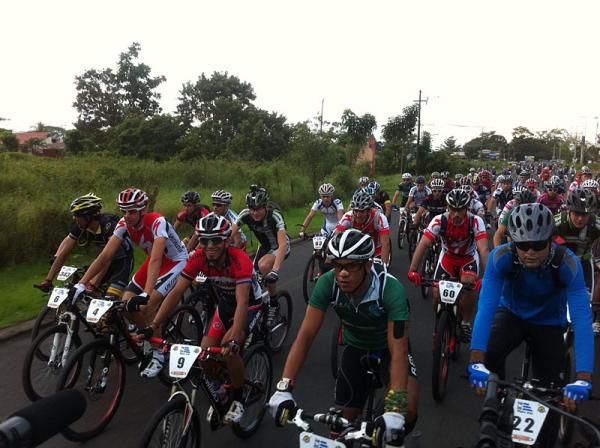 Racers roll out on stage 1 of La Ruta