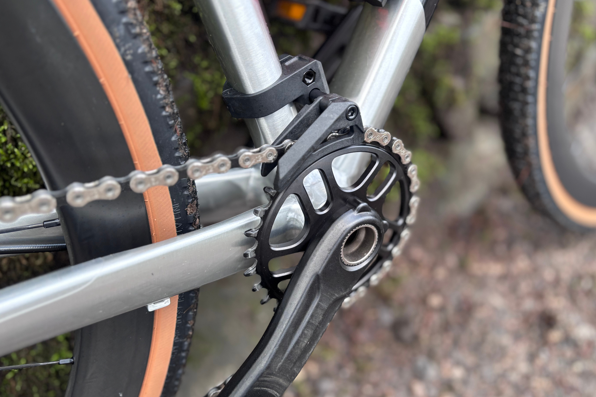 Giant Seek 1 chainset detail
