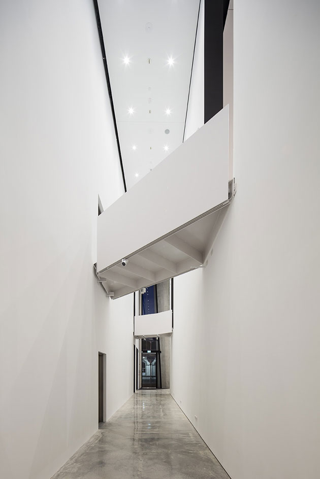 Len Lye Centre passages