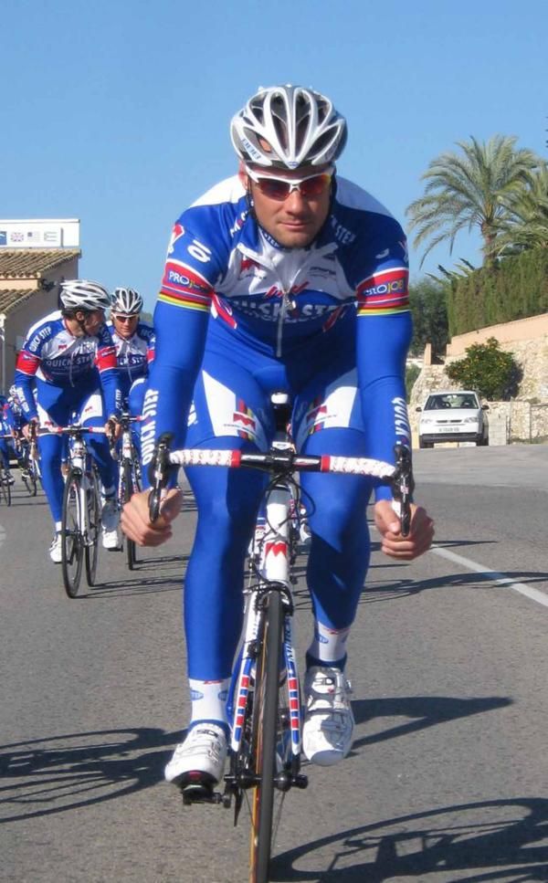 It's easy to spot Tom Boonen because of his rainbow stripes.