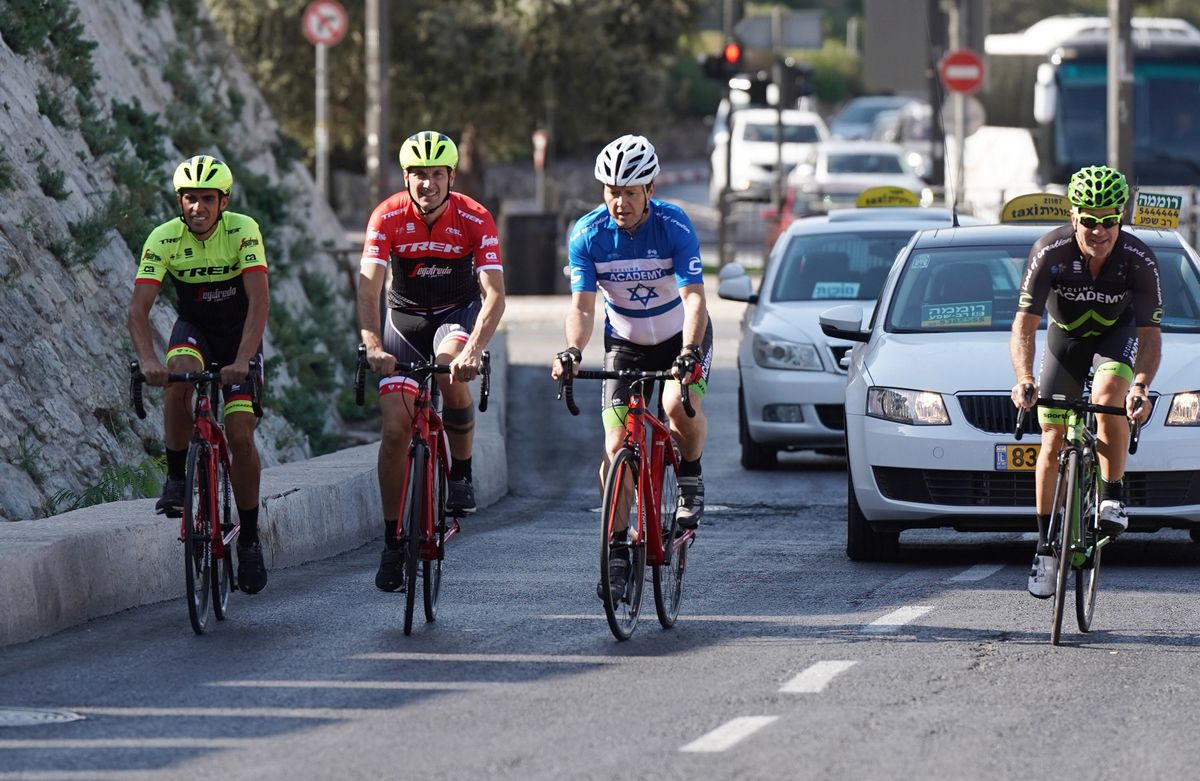 Alberto Contador, Ivan Basso, Nir Barkat and Sylvan Adams riding