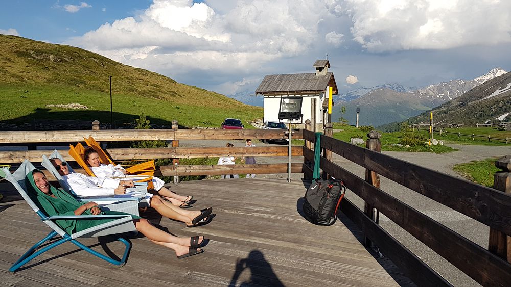 Annemiek van Vleuten, Amanda Spratt and Lucy Kennedy at Passo Gavia
