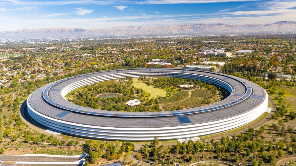 Diretor de IA da Apple demite-se por política de retorno ao escritório