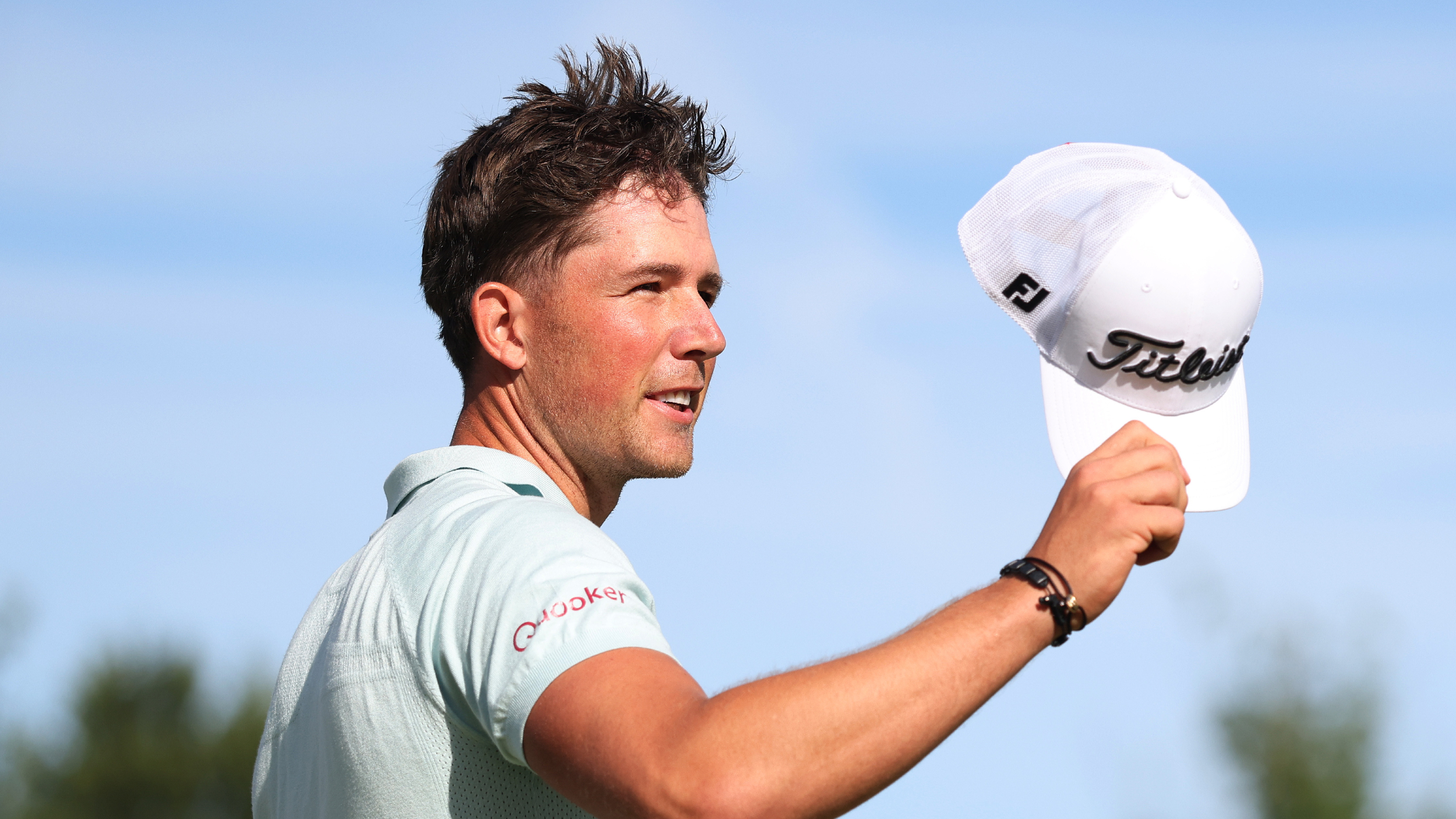 Niklas Norgaard acknowledges the fans during a tournament