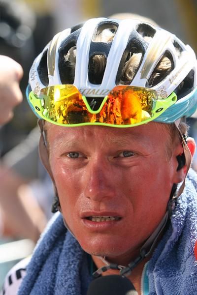 Alexandre Vinokourov will return to racing.