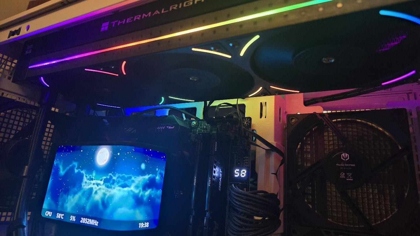 ثيرمالرايت ووندر فيجن 360 UB ARGB أسود