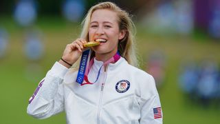 Nelly Korda with the gold medal aftrer her win at the 2020 Olympics