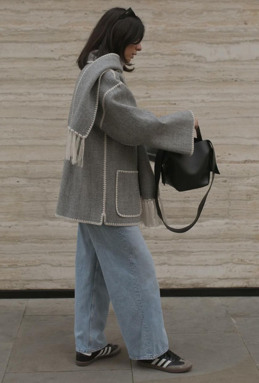 @francescasaffari wears a scarf jacket