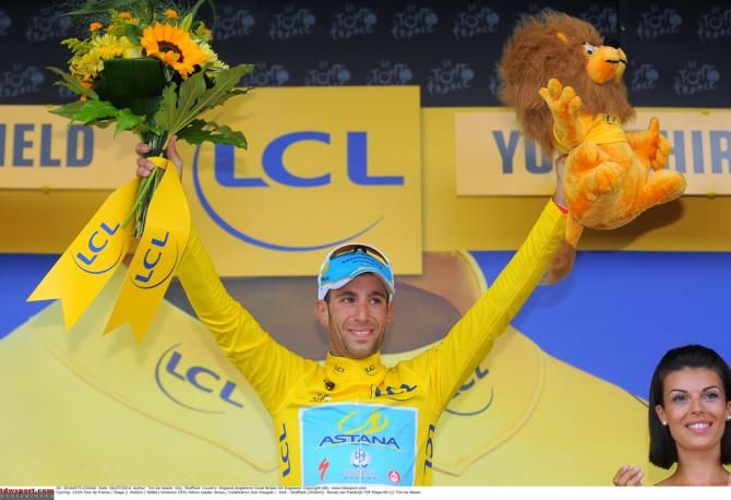 Vincenzo Niabli (Astana) concentrating adds the yellow jersey to his collection