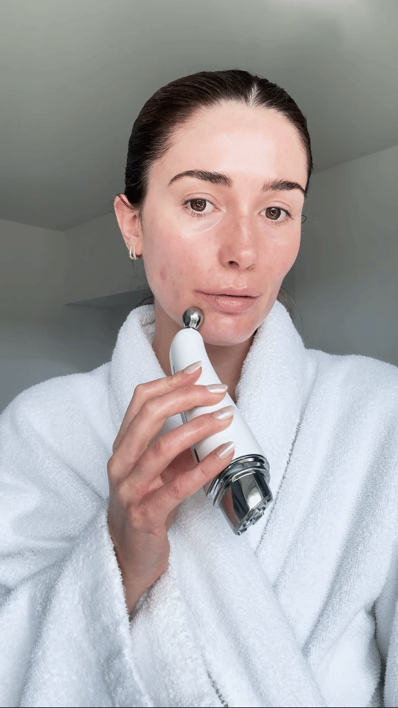 Using the EMS treatment on the Deesse Pro Sculpt