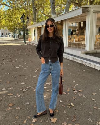 Best Flat Shoes to Wear With Jeans