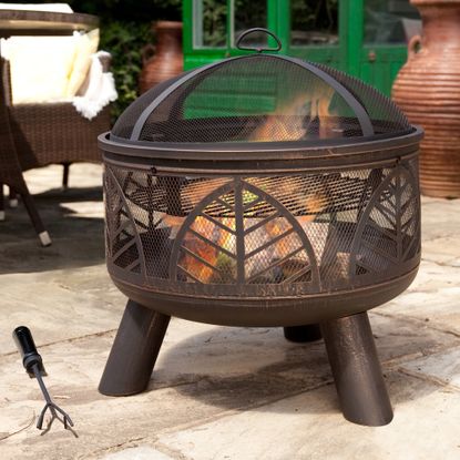 16 firepit ideas that will turn up the heat in your garden | Ideal Home