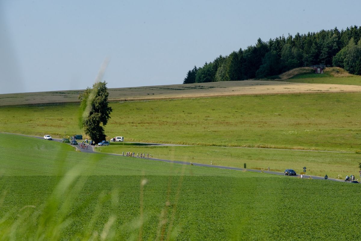 The peloton has fractured into small groups on the relentless climbs at Th&Atilde;&frac14;ringen Rundfarht