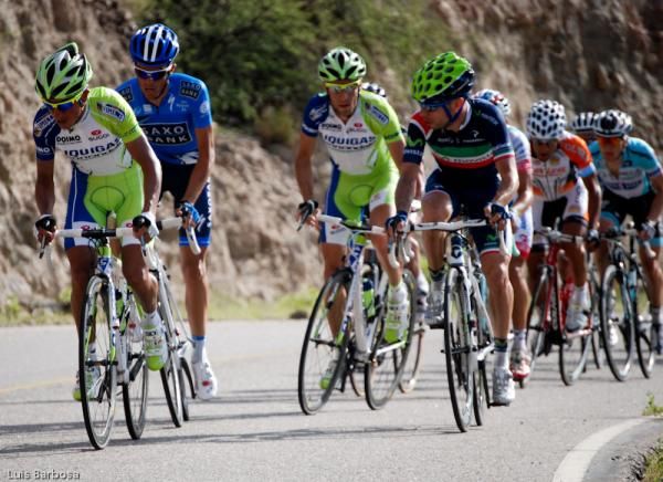 Nibali sends his helper to the front