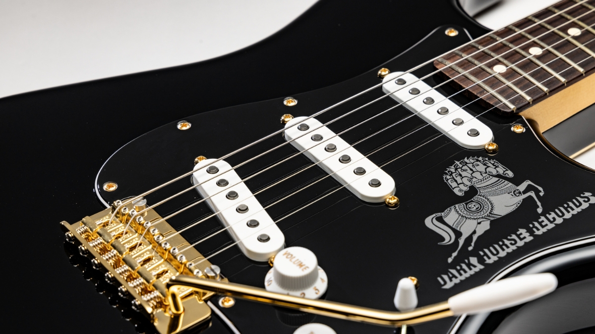Fender Japan x Dark Horse Records