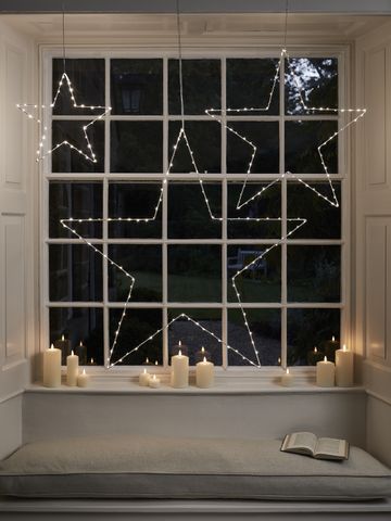 Christmas window lighting ideas | Livingetc